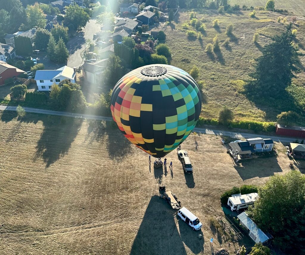 Hot air balloon landing